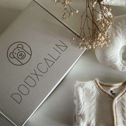 L'Univers Douxcalins : Des Boxes Personnalisées, Confort et Tendresse pour Bébé